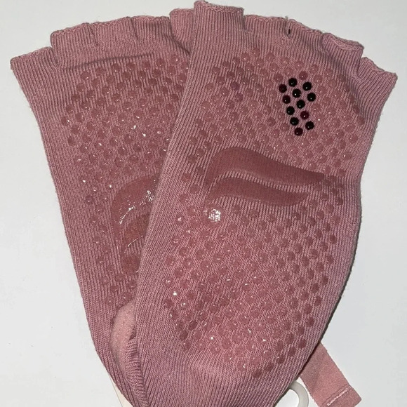 New Pilates Socks Lace Up Pink New in Package - Picture 1 of 3